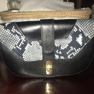 Henri Bendel Wristlet